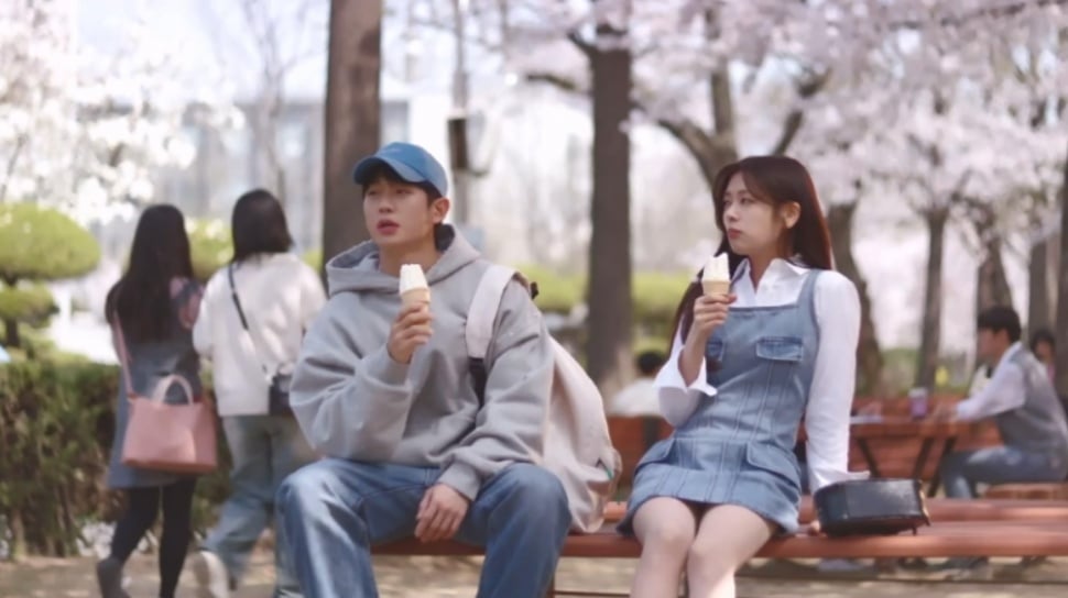 Sinopsis Romance Next Door